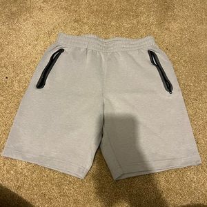 Men’s Old Navy Sweat Shorts Silver Size Small.